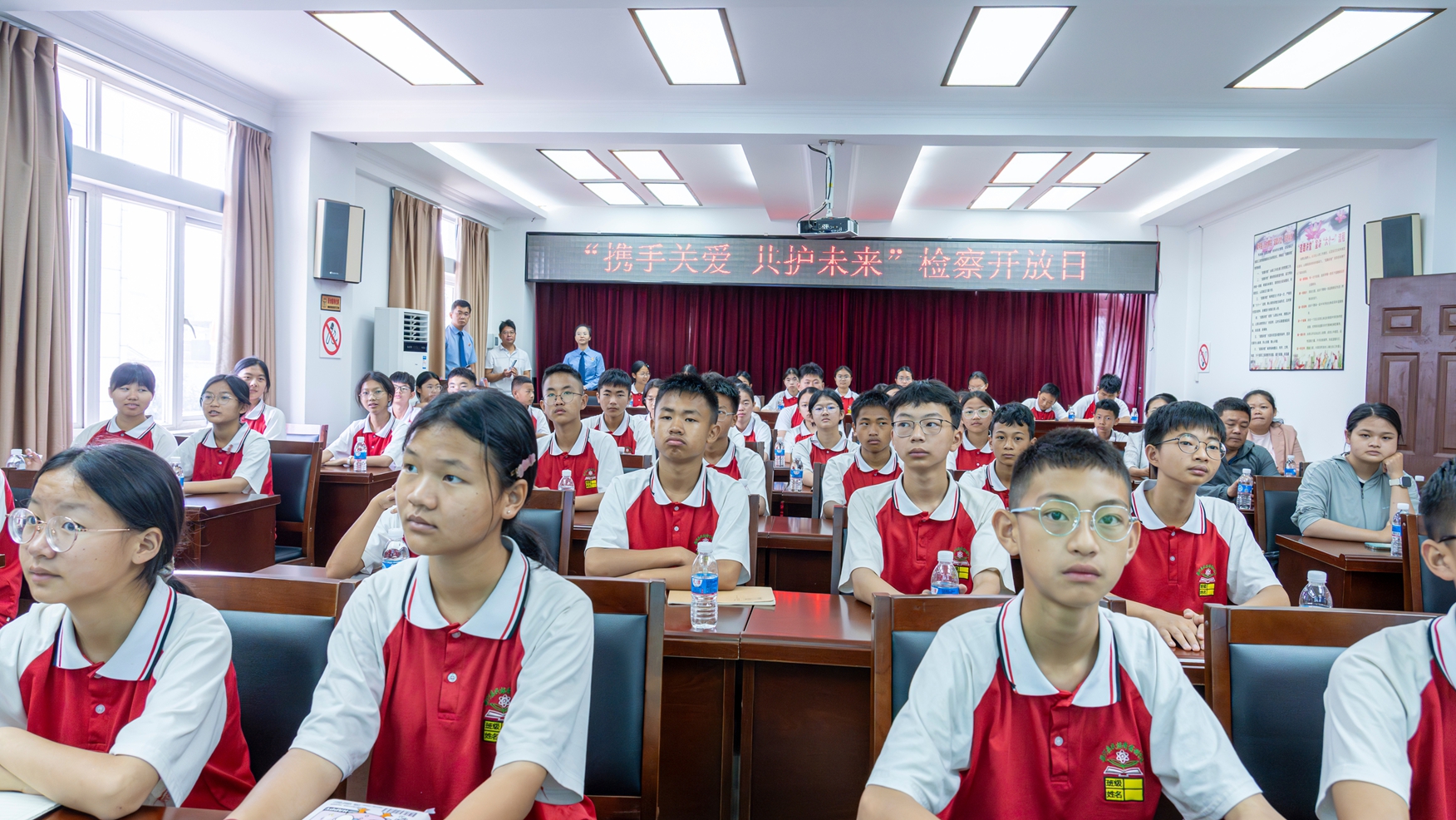 QQ04.jpg
