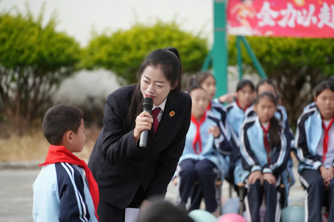 ���˶����Ϸ��Σ����조����֮�硱����У԰�˶���